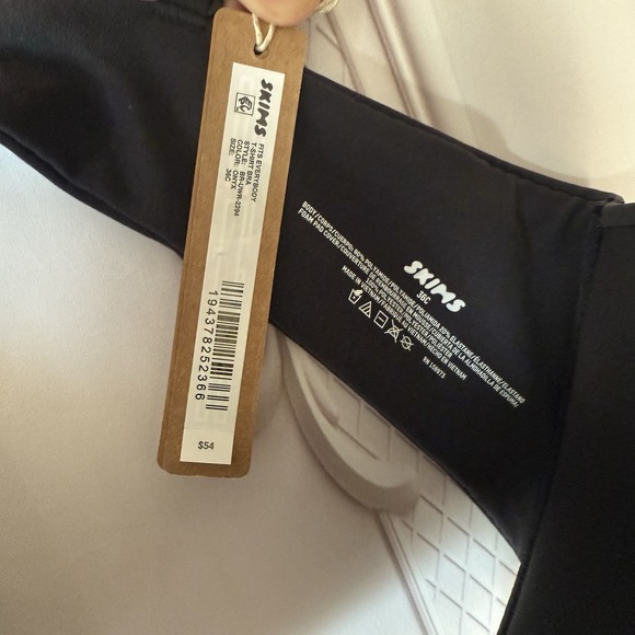 NWT SKIMS Fits Everybody T-Shirt Demi Bra Onyx Black Size 36C $54 - Picture 8 of 12